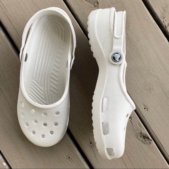CROCS Shoes - Women’s Crocs Size 9